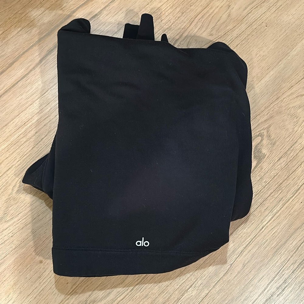 alo cropped sweatshirt